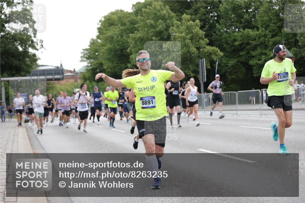 29.06.2025 - hella hamburg halbmarathon Jannik Wohlers http://msf.ph/oto/8263235 29.06.2025 10:33:05 Lombardsbrücke 1995, 2776, 2838, 3341, 3812, 4164, 4361, 4445, 4449, 5075, 6109, 6999, 7705, 8021, 8282, 8891, 9234, 9258, 9438, 9591, 9592, 9750, 9780, 9799, 11453, 11546, 11811, 11928, 12237, 12238, 12855, 13375, 13601, 14451, 15044, 15072, 15367, 15964 meine-sportfotos.de
