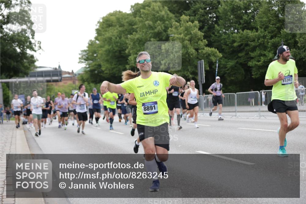 29.06.2025 - hella hamburg halbmarathon Jannik Wohlers http://msf.ph/oto/8263245 29.06.2025 10:33:05 Lombardsbrücke 1995, 2776, 2838, 3341, 3812, 4164, 4361, 4445, 4449, 5075, 6109, 6999, 7705, 8021, 8282, 8891, 9234, 9258, 9438, 9591, 9592, 9750, 9780, 9799, 11453, 11546, 11811, 11928, 12237, 12238, 12855, 13375, 13601, 14451, 15044, 15072, 15367, 15964 meine-sportfotos.de