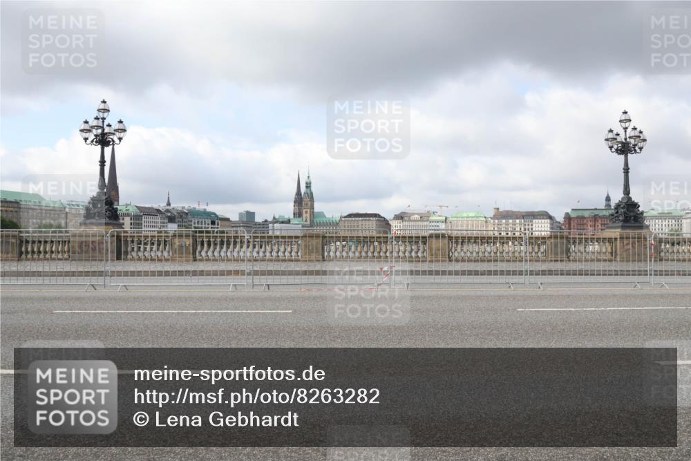 29.06.2025 - hella hamburg halbmarathon Lena Gebhardt http://msf.ph/oto/8263282 29.06.2025 09:03:58 Lombardsbrücke  meine-sportfotos.de