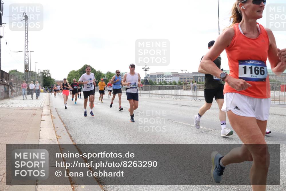29.06.2025 - hella hamburg halbmarathon Lena Gebhardt http://msf.ph/oto/8263290 29.06.2025 10:11:03 Lombardsbrücke 1166, 1186, 1723, 1781, 2868, 3837, 4287, 4389, 5254, 5653, 5990, 5991, 7250, 7271, 7370, 8171, 8206, 8207, 8368, 8561, 9119, 9169, 9681, 9829, 10196, 11149, 11355, 11887, 11904, 11905, 12286, 12426, 12556, 12571, 12629, 12790, 12836, 13588, 13594, 13603, 13825, 14022, 14149, 14270, 15009, 15214, 15252, 15908, 16383, 16808, 17142, 17500, 17532, 17787, 18949, 19241 meine-sportfotos.de
