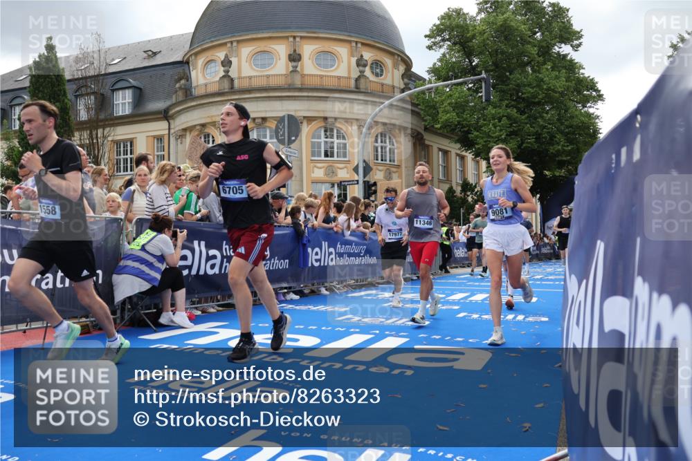 29.06.2025 - hella hamburg halbmarathon Strokosch-Dieckow http://msf.ph/oto/8263323 29.06.2025 10:44:04 Ziel 1391, 1558, 2816, 3021, 4981, 4999, 5231, 6705, 8900, 9081, 9633, 10193, 10596, 10930, 11346, 13123, 14686, 15280, 15383, 16506, 16648, 16697, 17516, 17748, 17977, 18004 meine-sportfotos.de