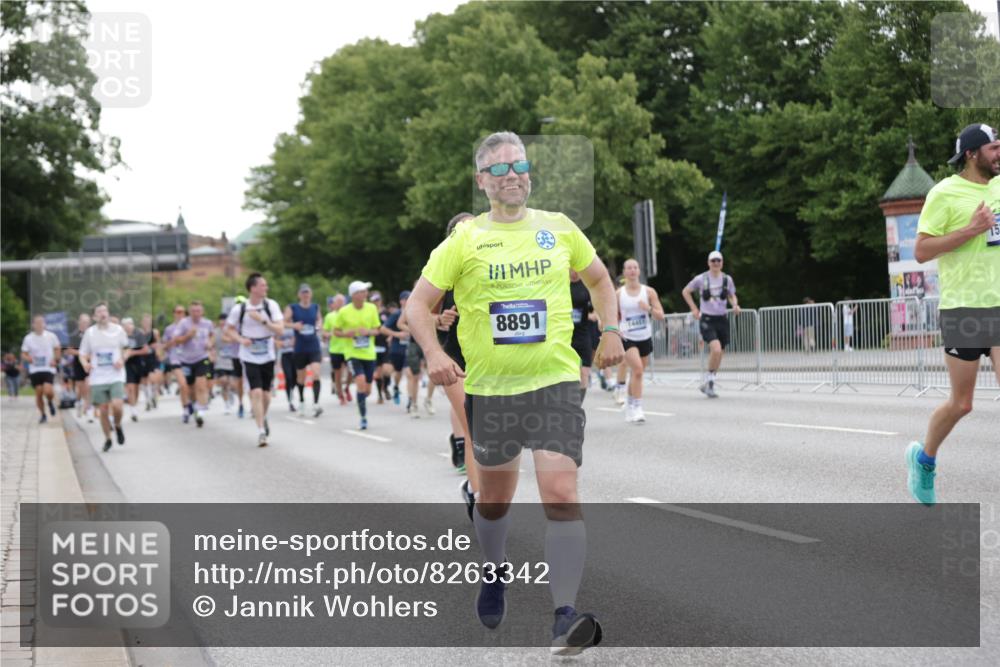 29.06.2025 - hella hamburg halbmarathon Jannik Wohlers http://msf.ph/oto/8263342 29.06.2025 10:33:05 Lombardsbrücke 1995, 2776, 2838, 3341, 3812, 4164, 4361, 4445, 4449, 5075, 6109, 6999, 7705, 8021, 8282, 8891, 9234, 9258, 9438, 9591, 9592, 9750, 9780, 9799, 11453, 11546, 11811, 11928, 12237, 12238, 12855, 13375, 13601, 14451, 15044, 15072, 15367, 15964 meine-sportfotos.de