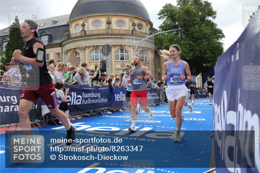 29.06.2025 - hella hamburg halbmarathon Strokosch-Dieckow http://msf.ph/oto/8263347 29.06.2025 10:44:04 Ziel 1391, 1558, 2816, 3021, 4981, 4999, 5231, 6705, 8900, 9081, 9633, 10193, 10596, 10930, 11346, 13123, 14686, 15280, 15383, 16506, 16648, 16697, 17516, 17748, 17977, 18004 meine-sportfotos.de