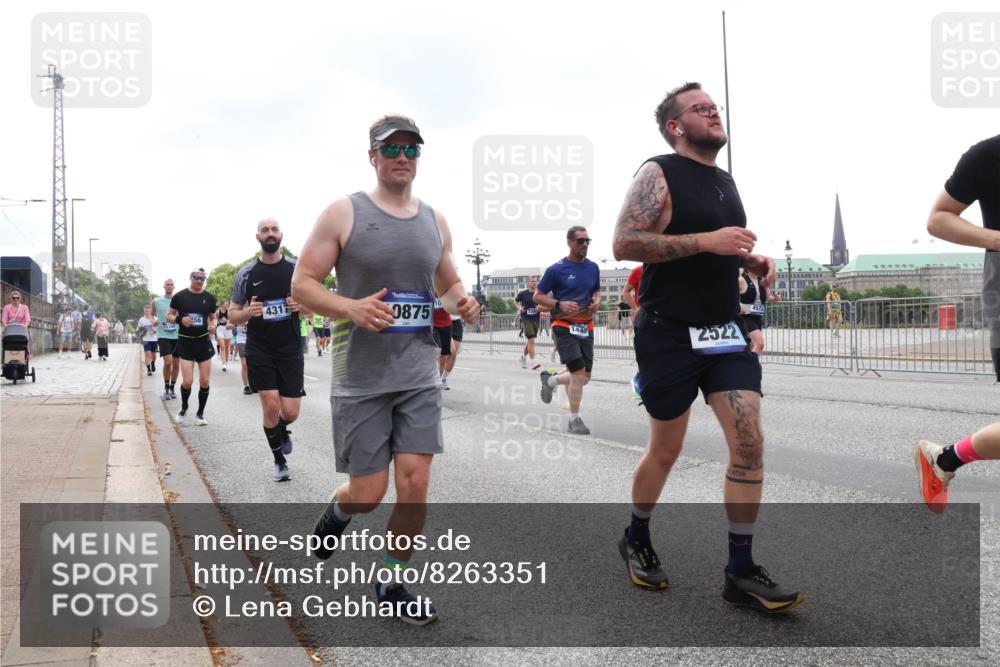 29.06.2025 - hella hamburg halbmarathon Lena Gebhardt http://msf.ph/oto/8263351 29.06.2025 10:46:05 Lombardsbrücke 1004, 1033, 1085, 1100, 1104, 1421, 1426, 1429, 1465, 1532, 1555, 1854, 1867, 1868, 1983, 2398, 2423, 2500, 2522, 2550, 2773, 2813, 2917, 2951, 2954, 2965, 3410, 4104, 4119, 4223, 4317, 4388, 4572, 5044, 5635, 5697, 5703, 5769, 5770, 5854, 5892, 6068, 6133, 6333, 6392, 6623, 7268, 7356, 7364, 7368, 7374, 7605, 7894, 7960, 7983, 8047, 8700, 9120, 9121, 9129, 9337, 9426, 9445, 10153, 10327, 10329, 10367, 10511, 11358, 11361, 11876, 11910, 12298, 12333, 12507, 12522 meine-sportfotos.de