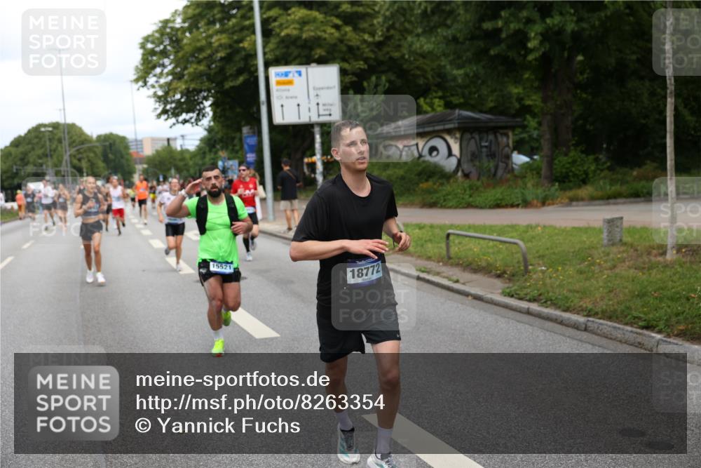 29.06.2025 - hella hamburg halbmarathon Yannick Fuchs http://msf.ph/oto/8263354 29.06.2025 10:36:32 20KM 1169, 1209, 1256, 1441, 1512, 1763, 1903, 1962, 2675, 3523, 5682, 5690, 5987, 6593, 6639, 7092, 7105, 7116, 7363, 8694, 9365, 10415, 11417, 12098, 12588, 13196, 13483, 13709, 14275, 14346, 15521, 15623, 15654, 15846, 15935, 16281, 17159, 17182, 17637, 17926, 18772, 19046 meine-sportfotos.de