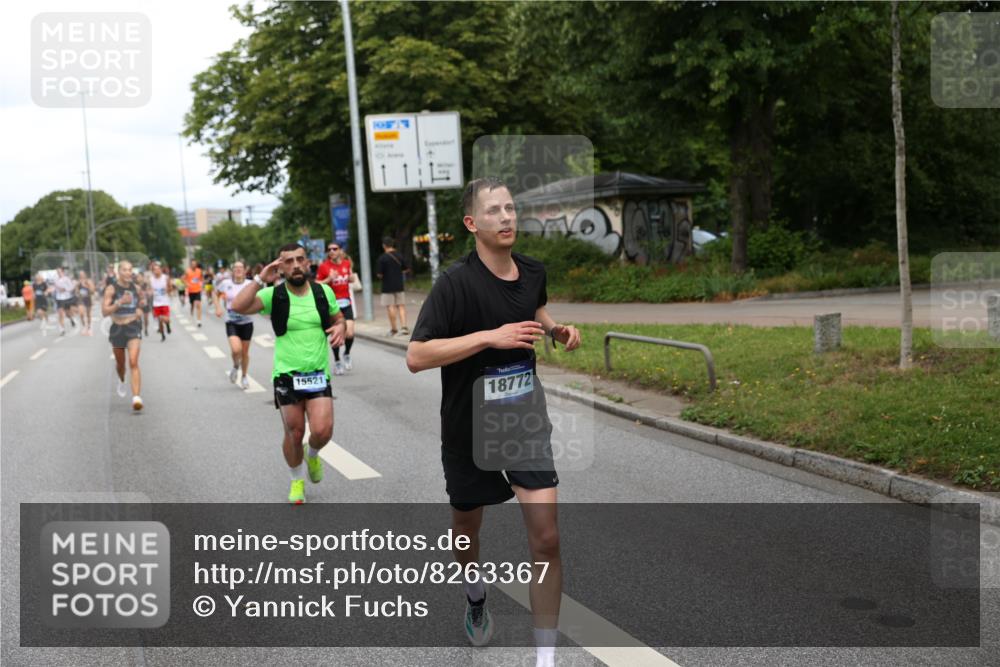 29.06.2025 - hella hamburg halbmarathon Yannick Fuchs http://msf.ph/oto/8263367 29.06.2025 10:36:32 20KM 1169, 1209, 1256, 1441, 1512, 1763, 1903, 1962, 2675, 3523, 5682, 5690, 5987, 6593, 6639, 7092, 7105, 7116, 7363, 8694, 9365, 10415, 11417, 12098, 12588, 13196, 13483, 13709, 14275, 14346, 15521, 15623, 15654, 15846, 15935, 16281, 17159, 17182, 17637, 17926, 18772, 19046 meine-sportfotos.de