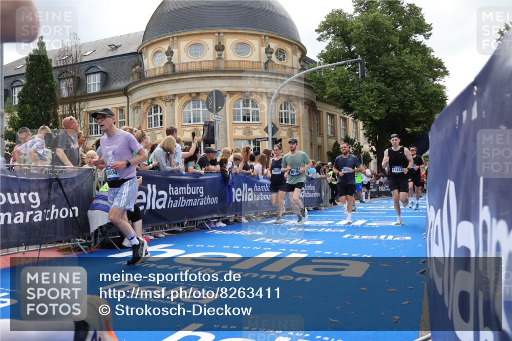 29.06.2025 - hella hamburg halbmarathon Strokosch-Dieckow http://msf.ph/oto/8263411 29.06.2025 10:44:06 Ziel 1391, 1558, 2816, 3021, 4999, 5231, 6705, 7005, 9081, 9633, 10193, 10930, 11346, 12159, 13123, 14686, 14687, 15225, 15280, 16301, 16506, 16648, 16697, 17516, 17748, 17977, 18004, 18691 meine-sportfotos.de