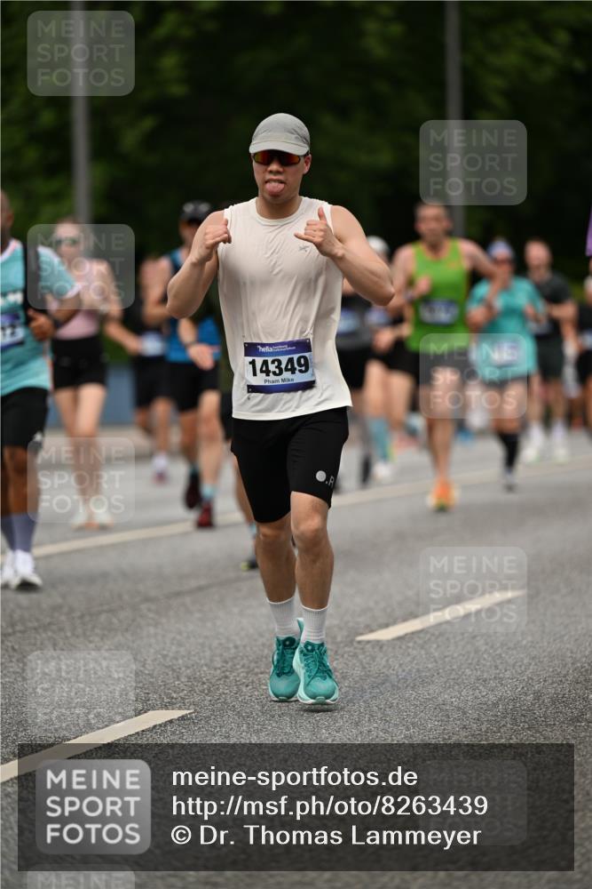 29.06.2025 - hella hamburg halbmarathon Dr. Thomas Lammeyer http://msf.ph/oto/8263439 29.06.2025 10:35:23 Kennedybrücke 1097, 1547, 1844, 1979, 2414, 2754, 2755, 2914, 3281, 3424, 3443, 4817, 5165, 5437, 5943, 6057, 6078, 6195, 6546, 6616, 6640, 6787, 7120, 7604, 7772, 8050, 8812, 8941, 9183, 10148, 10240, 10586, 11178 meine-sportfotos.de