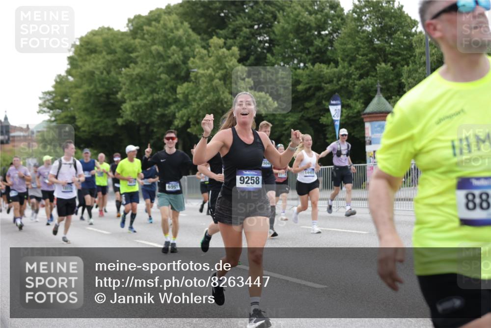 29.06.2025 - hella hamburg halbmarathon Jannik Wohlers http://msf.ph/oto/8263447 29.06.2025 10:33:06 Lombardsbrücke 1995, 2342, 2776, 3341, 3812, 4164, 4361, 4445, 4449, 5075, 6109, 6999, 7653, 7705, 8021, 8157, 8282, 8891, 9234, 9258, 9438, 9591, 9592, 9750, 9780, 9799, 11453, 11546, 11811, 11928, 12237, 12238, 12855, 13375, 13601, 14098, 14451, 15044, 15072, 15367 meine-sportfotos.de
