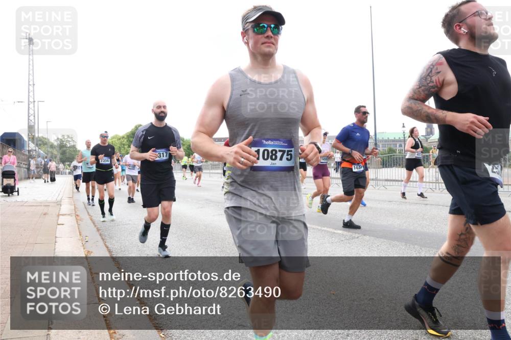 29.06.2025 - hella hamburg halbmarathon Lena Gebhardt http://msf.ph/oto/8263490 29.06.2025 10:46:06 Lombardsbrücke 1004, 1033, 1100, 1104, 1421, 1426, 1429, 1465, 1532, 1555, 1854, 1867, 1868, 1983, 2398, 2423, 2500, 2522, 2550, 2773, 2813, 2917, 2951, 2954, 2965, 3410, 4104, 4119, 4223, 4317, 4388, 4572, 5044, 5635, 5697, 5703, 5769, 5770, 5854, 5892, 6068, 6133, 6333, 6392, 6623, 7268, 7356, 7364, 7368, 7374, 7605, 7894, 7960, 7983, 8047, 8700, 9120, 9121, 9129, 9337, 9426, 9445, 10153, 10327, 10329, 10367, 10511, 11358, 11361, 11876, 11910, 12298, 12333, 12507, 12522 meine-sportfotos.de