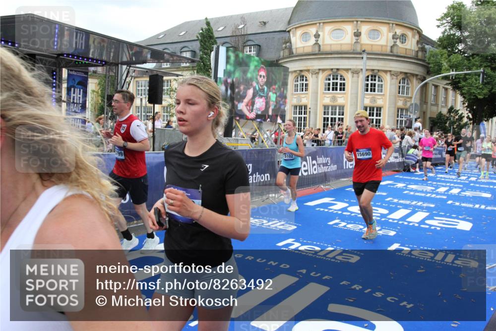 29.06.2025 - hella hamburg halbmarathon Michael Strokosch http://msf.ph/oto/8263492 29.06.2025 10:52:00 Ziel 2818, 2823, 2880, 4033, 4297, 5102, 5336, 6390, 7130, 7409, 7724, 8413, 8856, 8977, 10057, 13799, 15356, 15690, 17815, 17962, 17978, 18869 meine-sportfotos.de