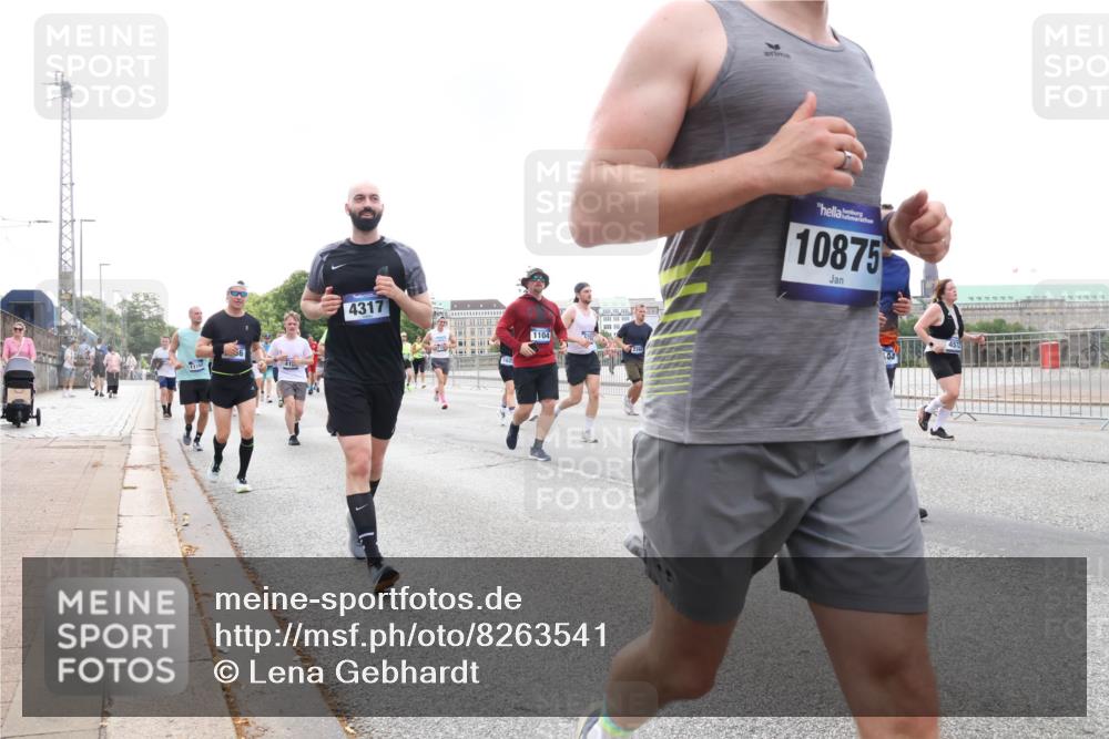 29.06.2025 - hella hamburg halbmarathon Lena Gebhardt http://msf.ph/oto/8263541 29.06.2025 10:46:06 Lombardsbrücke 1004, 1033, 1100, 1104, 1421, 1426, 1429, 1465, 1532, 1555, 1854, 1867, 1868, 1983, 2398, 2423, 2500, 2522, 2550, 2773, 2813, 2917, 2951, 2954, 2965, 3410, 4104, 4119, 4223, 4317, 4388, 4572, 5044, 5635, 5697, 5703, 5769, 5770, 5854, 5892, 6068, 6133, 6333, 6392, 6623, 7268, 7356, 7364, 7368, 7374, 7605, 7894, 7960, 7983, 8047, 8700, 9120, 9121, 9129, 9337, 9426, 9445, 10153, 10327, 10329, 10367, 10511, 11358, 11361, 11876, 11910, 12298, 12333, 12507, 12522 meine-sportfotos.de