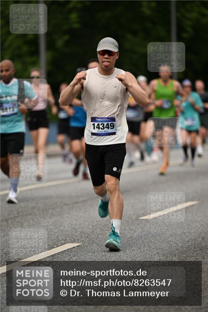 29.06.2025 - hella hamburg halbmarathon Dr. Thomas Lammeyer http://msf.ph/oto/8263547 29.06.2025 10:35:23 Kennedybrücke 1097, 1547, 1844, 1979, 2414, 2754, 2755, 2914, 3281, 3424, 3443, 4817, 5165, 5437, 5943, 6057, 6078, 6195, 6546, 6616, 6640, 6787, 7120, 7604, 7772, 8050, 8812, 8941, 9183, 10148, 10240, 10586, 11178 meine-sportfotos.de