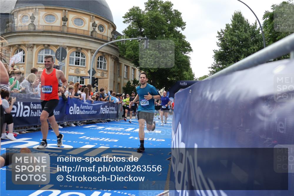 29.06.2025 - hella hamburg halbmarathon Strokosch-Dieckow http://msf.ph/oto/8263556 29.06.2025 10:44:13 Ziel 1220, 1413, 1415, 3021, 4999, 5231, 5275, 5884, 7005, 8722, 9444, 9633, 10193, 10930, 12159, 12528, 14686, 14687, 15225, 15280, 16301, 16316, 16547, 16648, 16893, 17748, 18691 meine-sportfotos.de