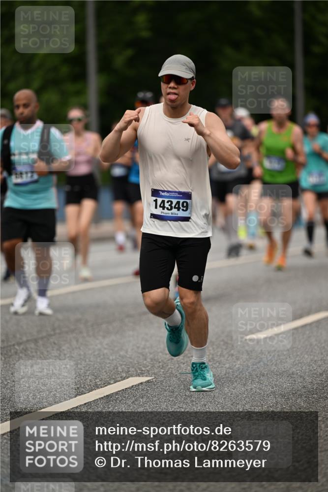 29.06.2025 - hella hamburg halbmarathon Dr. Thomas Lammeyer http://msf.ph/oto/8263579 29.06.2025 10:35:23 Kennedybrücke 1097, 1547, 1844, 1979, 2414, 2754, 2755, 2914, 3281, 3424, 3443, 4817, 5165, 5437, 5943, 6057, 6078, 6195, 6546, 6616, 6640, 6787, 7120, 7604, 7772, 8050, 8812, 8941, 9183, 10148, 10240, 10586, 11178 meine-sportfotos.de