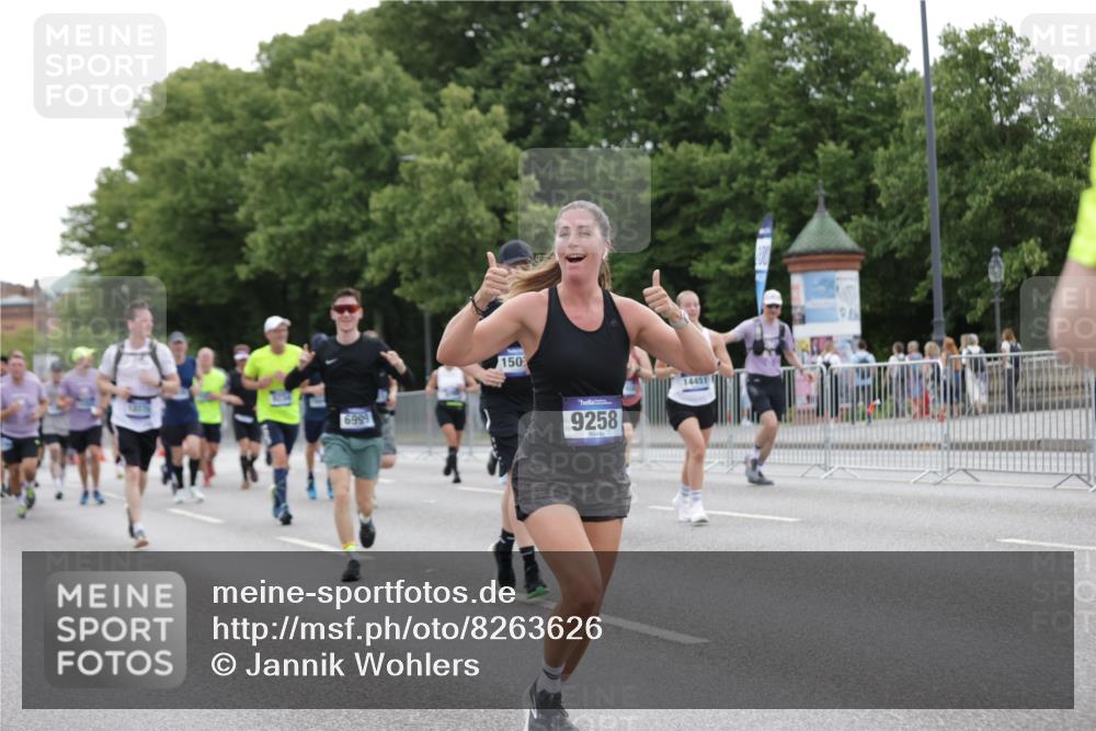 29.06.2025 - hella hamburg halbmarathon Jannik Wohlers http://msf.ph/oto/8263626 29.06.2025 10:33:07 Lombardsbrücke 1995, 2342, 2776, 3170, 3341, 3812, 4164, 4361, 4433, 4449, 5075, 5569, 6109, 6854, 6999, 7653, 7705, 8021, 8157, 8282, 8891, 9234, 9258, 9438, 9591, 9592, 9750, 9780, 9799, 11453, 11546, 11676, 11811, 11827, 11928, 12237, 12238, 12855, 13375, 13601, 14098, 14451, 15044, 15072, 15367 meine-sportfotos.de
