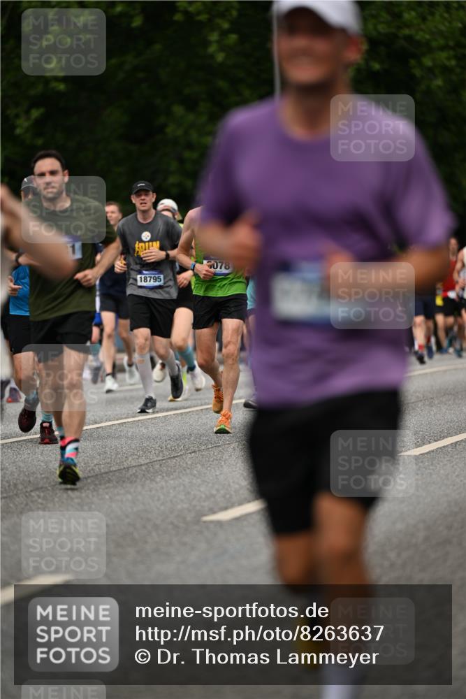 29.06.2025 - hella hamburg halbmarathon Dr. Thomas Lammeyer http://msf.ph/oto/8263637 29.06.2025 10:35:23 Kennedybrücke 1097, 1547, 1844, 1979, 2414, 2754, 2755, 2914, 3281, 3424, 3443, 4817, 5165, 5437, 5943, 6057, 6078, 6195, 6546, 6616, 6640, 6787, 7120, 7604, 7772, 8050, 8812, 8941, 9183, 10148, 10240, 10586, 11178 meine-sportfotos.de