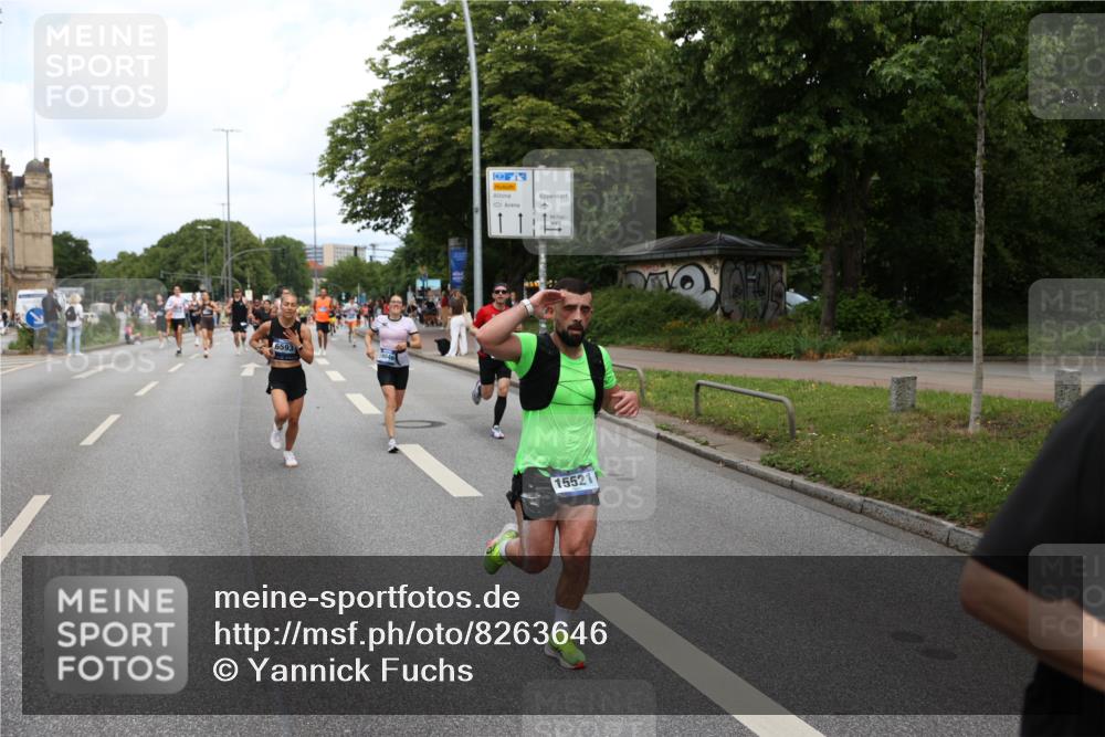 29.06.2025 - hella hamburg halbmarathon Yannick Fuchs http://msf.ph/oto/8263646 29.06.2025 10:36:33 20KM 1169, 1209, 1256, 1441, 1512, 1763, 1903, 1962, 2675, 3523, 5682, 5690, 5987, 6593, 6639, 7092, 7105, 7116, 7363, 8694, 9365, 10415, 12098, 13196, 13483, 13709, 13725, 14275, 15521, 15623, 15654, 15846, 15935, 16281, 17159, 17182, 17637, 17926, 18772, 19046 meine-sportfotos.de