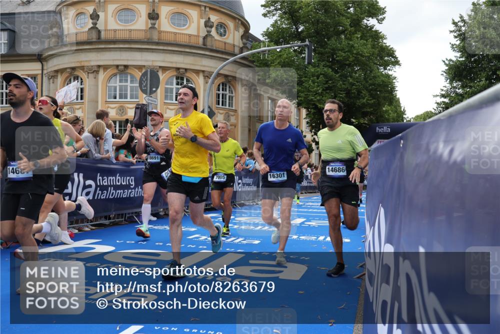 29.06.2025 - hella hamburg halbmarathon Strokosch-Dieckow http://msf.ph/oto/8263679 29.06.2025 10:44:15 Ziel 1220, 1413, 1415, 1902, 4999, 5231, 5275, 5884, 7005, 7191, 8722, 9444, 9633, 10193, 10930, 12159, 12528, 14686, 14687, 15225, 15280, 16301, 16316, 16547, 16648, 16893, 17748, 18691 meine-sportfotos.de