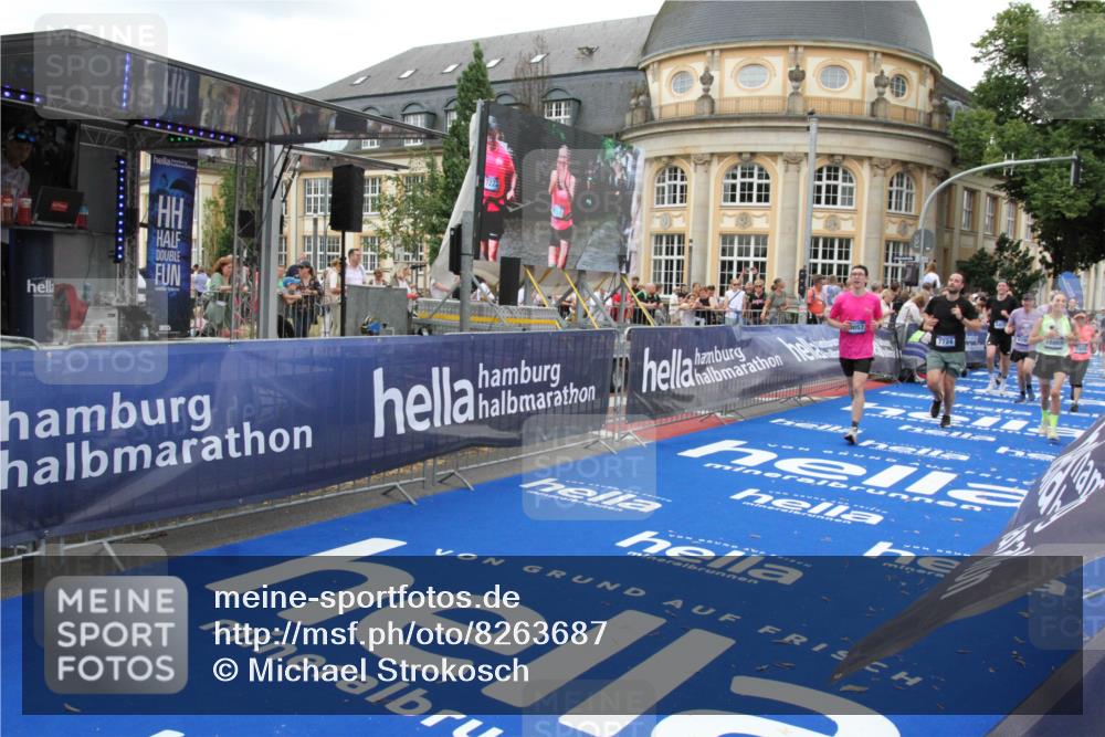 29.06.2025 - hella hamburg halbmarathon Michael Strokosch http://msf.ph/oto/8263687 29.06.2025 10:52:01 Ziel 2818, 2823, 2880, 4033, 4297, 5102, 5336, 6390, 7130, 7409, 7724, 8413, 8856, 8977, 10057, 13799, 15356, 15690, 17962, 17978, 18869 meine-sportfotos.de