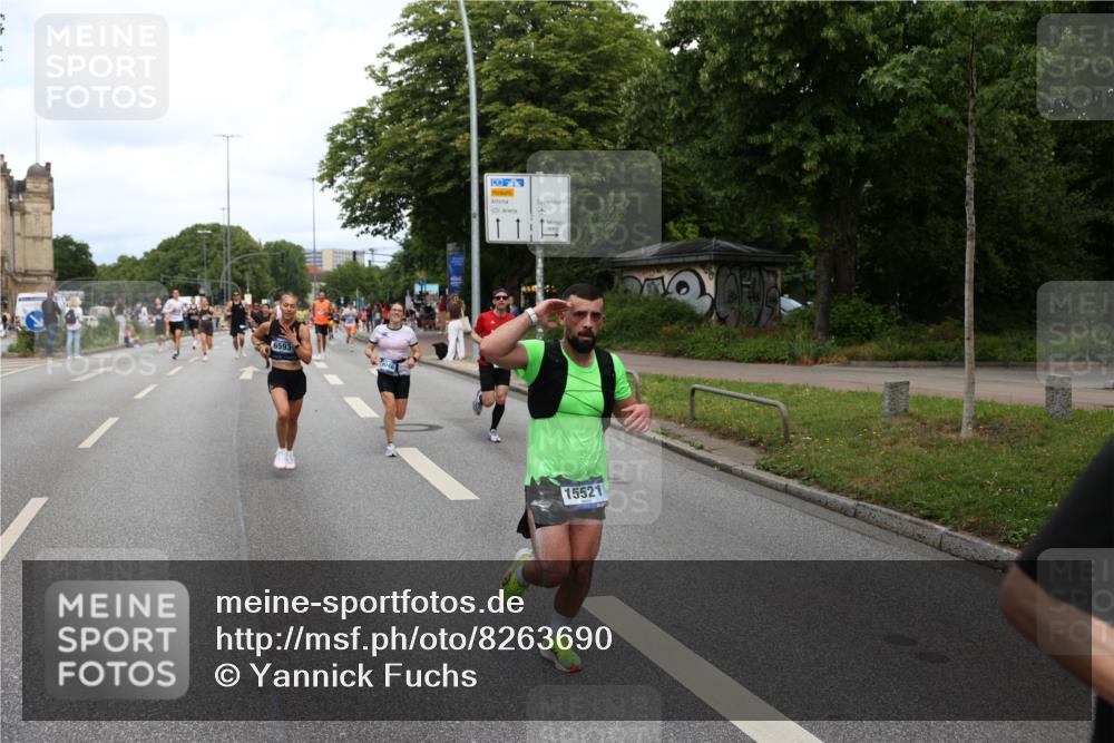 29.06.2025 - hella hamburg halbmarathon Yannick Fuchs http://msf.ph/oto/8263690 29.06.2025 10:36:33 20KM 1169, 1209, 1256, 1441, 1512, 1763, 1903, 1962, 2675, 3523, 5682, 5690, 5987, 6593, 6639, 7092, 7105, 7116, 7363, 8694, 9365, 10415, 12098, 13196, 13483, 13709, 13725, 14275, 15521, 15623, 15654, 15846, 15935, 16281, 17159, 17182, 17637, 17926, 18772, 19046 meine-sportfotos.de