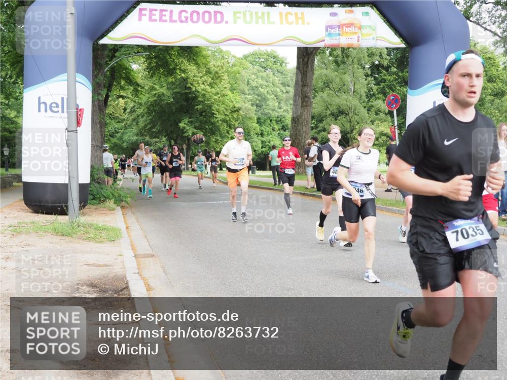 29.06.2025 - hella hamburg halbmarathon MichiJ http://msf.ph/oto/8263732 29.06.2025 10:30:13 Zwischen KM18-KM19 1441, 1570, 1700, 4823, 6550, 6721, 7035, 7432, 11417, 13725, 13876, 15247, 15521, 15623, 18772, 19046 meine-sportfotos.de