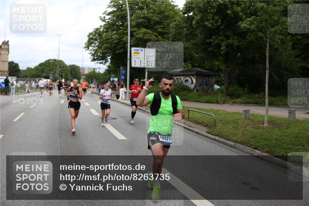 29.06.2025 - hella hamburg halbmarathon Yannick Fuchs http://msf.ph/oto/8263735 29.06.2025 10:36:33 20KM 1169, 1209, 1256, 1441, 1512, 1763, 1903, 1962, 2675, 3523, 5682, 5690, 5987, 6593, 6639, 7092, 7105, 7116, 7363, 8694, 9365, 10415, 12098, 13196, 13483, 13709, 13725, 14275, 15521, 15623, 15654, 15846, 15935, 16281, 17159, 17182, 17637, 17926, 18772, 19046 meine-sportfotos.de