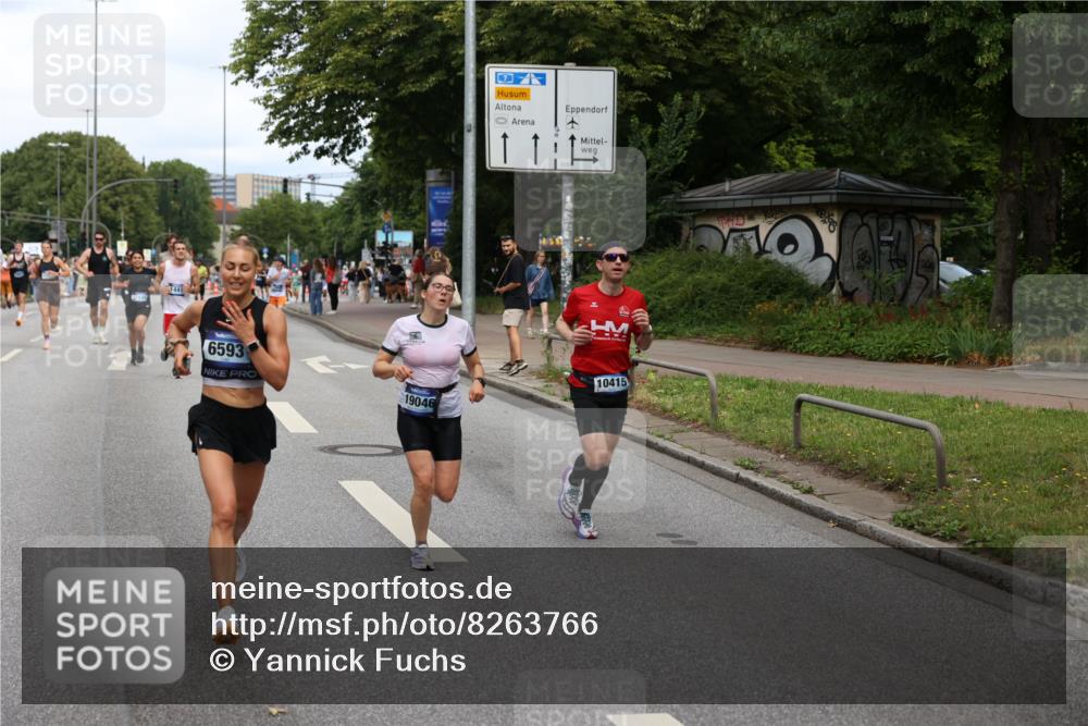 29.06.2025 - hella hamburg halbmarathon Yannick Fuchs http://msf.ph/oto/8263766 29.06.2025 10:36:33 20KM 1169, 1209, 1256, 1441, 1512, 1763, 1903, 1962, 2675, 3523, 5682, 5690, 5987, 6593, 6639, 7092, 7105, 7116, 7363, 8694, 9365, 10415, 12098, 13196, 13483, 13709, 13725, 14275, 15521, 15623, 15654, 15846, 15935, 16281, 17159, 17182, 17637, 17926, 18772, 19046 meine-sportfotos.de