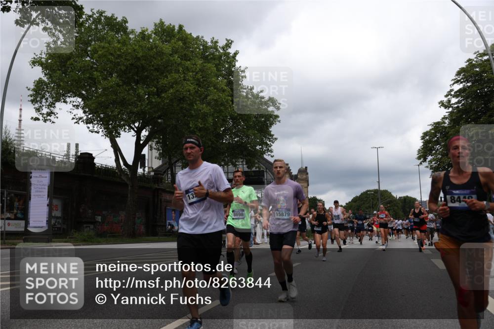 29.06.2025 - hella hamburg halbmarathon Yannick Fuchs http://msf.ph/oto/8263844 29.06.2025 10:48:44 20KM 1125, 1327, 1496, 1506, 1628, 2119, 2474, 2561, 2771, 2884, 2955, 3041, 3177, 3652, 3791, 3794, 3861, 3945, 4029, 4189, 4231, 4903, 4938, 5319, 6082, 6084, 6433, 6443, 6587, 6723, 8449, 8487, 8514, 8698, 8772, 8973, 9060, 9227, 10191, 10192, 10263, 10368, 10376, 11184, 11333, 11499, 11747, 11797, 11799, 11976, 12186, 12526, 12961, 13297, 13988, 14036, 14175, 14592, 14638, 14660, 14834, 14948, 15389, 15408, 15524, 15879, 16047, 17842, 18380 meine-sportfotos.de