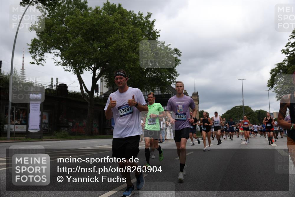 29.06.2025 - hella hamburg halbmarathon Yannick Fuchs http://msf.ph/oto/8263904 29.06.2025 10:48:44 20KM 1125, 1327, 1496, 1506, 1628, 2119, 2474, 2561, 2771, 2884, 2955, 3041, 3177, 3652, 3791, 3794, 3861, 3945, 4029, 4189, 4231, 4903, 4938, 5319, 6082, 6084, 6433, 6443, 6587, 6723, 8449, 8487, 8514, 8698, 8772, 8973, 9060, 9227, 10191, 10192, 10263, 10368, 10376, 11184, 11333, 11499, 11747, 11797, 11799, 11976, 12186, 12526, 12961, 13297, 13988, 14036, 14175, 14592, 14638, 14660, 14834, 14948, 15389, 15408, 15524, 15879, 16047, 17842, 18380 meine-sportfotos.de