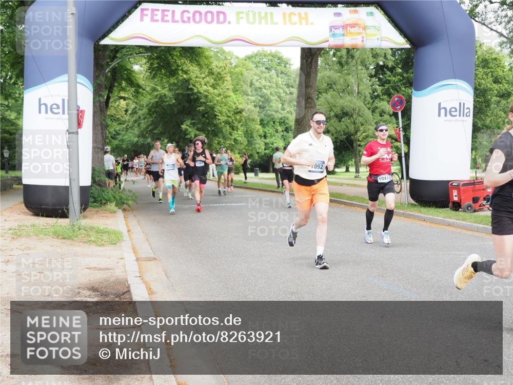 29.06.2025 - hella hamburg halbmarathon MichiJ http://msf.ph/oto/8263921 29.06.2025 10:30:15 Zwischen KM18-KM19 1441, 1570, 1700, 4823, 6550, 7035, 7092, 7432, 10415, 11417, 13725, 13876, 15247, 18772, 19046 meine-sportfotos.de