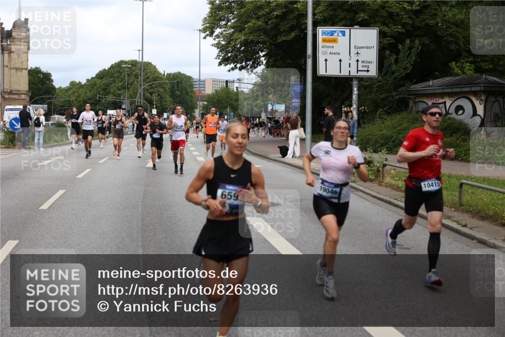 29.06.2025 - hella hamburg halbmarathon Yannick Fuchs http://msf.ph/oto/8263936 29.06.2025 10:36:34 20KM 1169, 1209, 1256, 1441, 1512, 1763, 1903, 1962, 2675, 3523, 5682, 5690, 5987, 6593, 6639, 7105, 7116, 7363, 7693, 8694, 9365, 10415, 12098, 13196, 13483, 13709, 13725, 14275, 15521, 15623, 15654, 15846, 15935, 16281, 17182, 17637, 17926, 18772, 19046 meine-sportfotos.de