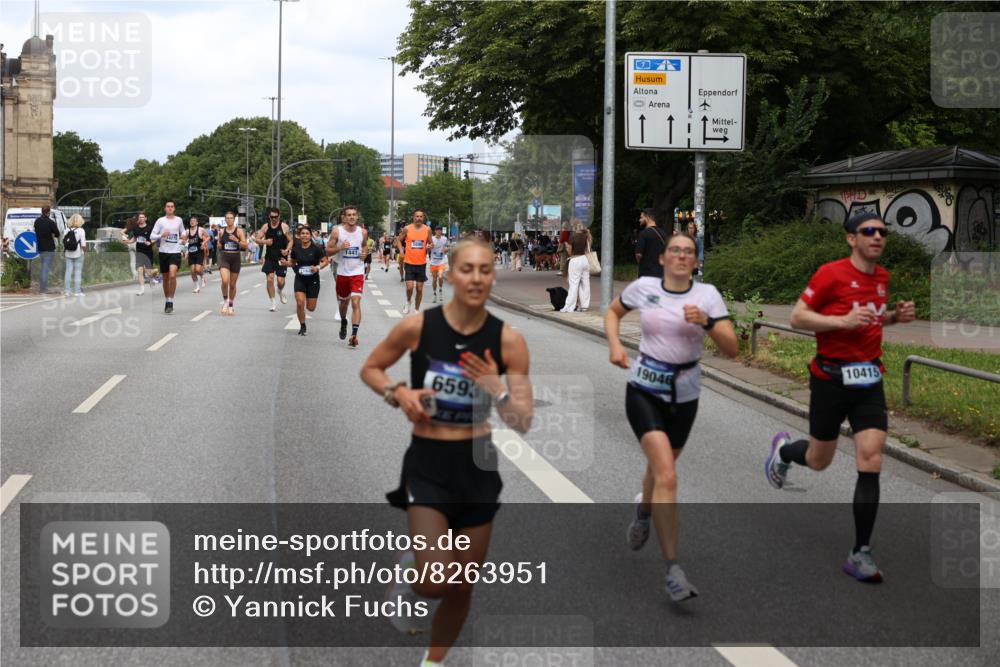 29.06.2025 - hella hamburg halbmarathon Yannick Fuchs http://msf.ph/oto/8263951 29.06.2025 10:36:34 20KM 1169, 1209, 1256, 1441, 1512, 1763, 1903, 1962, 2675, 3523, 5682, 5690, 5987, 6593, 6639, 7105, 7116, 7363, 7693, 8694, 9365, 10415, 12098, 13196, 13483, 13709, 13725, 14275, 15521, 15623, 15654, 15846, 15935, 16281, 17182, 17637, 17926, 18772, 19046 meine-sportfotos.de