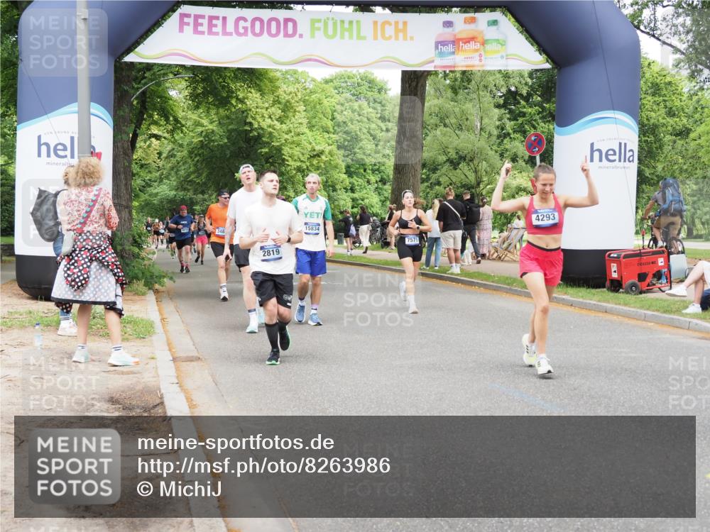 29.06.2025 - hella hamburg halbmarathon MichiJ http://msf.ph/oto/8263986 29.06.2025 10:54:15 Zwischen KM18-KM19 2628, 2819, 4293, 5605, 7571, 8398, 8999, 9007, 10196, 10834, 15834, 15922, 15993, 17787 meine-sportfotos.de