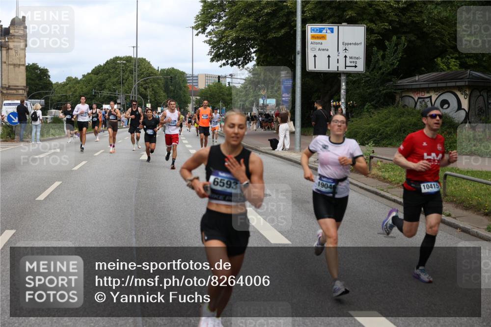 29.06.2025 - hella hamburg halbmarathon Yannick Fuchs http://msf.ph/oto/8264006 29.06.2025 10:36:34 20KM 1169, 1209, 1256, 1441, 1512, 1763, 1903, 1962, 2675, 3523, 5682, 5690, 5987, 6593, 6639, 7105, 7116, 7363, 7693, 8694, 9365, 10415, 12098, 13196, 13483, 13709, 13725, 14275, 15521, 15623, 15654, 15846, 15935, 16281, 17182, 17637, 17926, 18772, 19046 meine-sportfotos.de