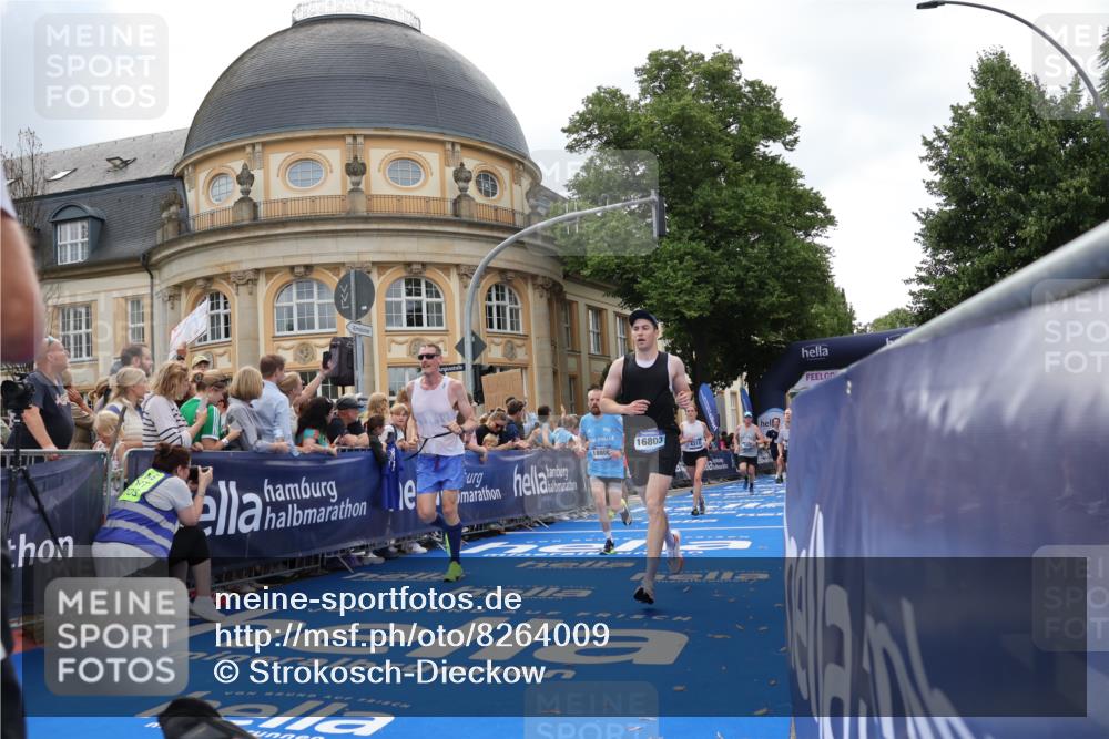 29.06.2025 - hella hamburg halbmarathon Strokosch-Dieckow http://msf.ph/oto/8264009 29.06.2025 10:44:25 Ziel 1057, 1220, 1902, 3305, 4310, 4691, 7191, 7322, 8928, 12327, 12528, 12554, 14464, 14667, 15862, 16547, 16803, 17097, 17729, 18765, 18806 meine-sportfotos.de