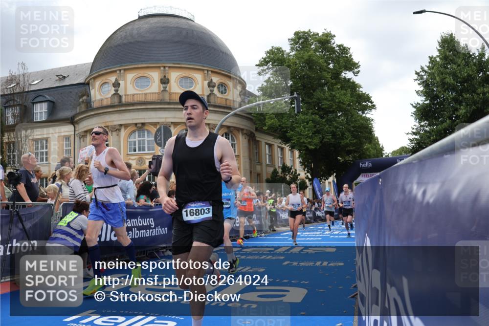 29.06.2025 - hella hamburg halbmarathon Strokosch-Dieckow http://msf.ph/oto/8264024 29.06.2025 10:44:26 Ziel 1057, 1468, 1902, 3305, 4310, 4691, 7191, 7322, 7710, 8928, 12327, 12554, 14464, 14667, 15862, 16803, 17097, 17729, 18765, 18806 meine-sportfotos.de