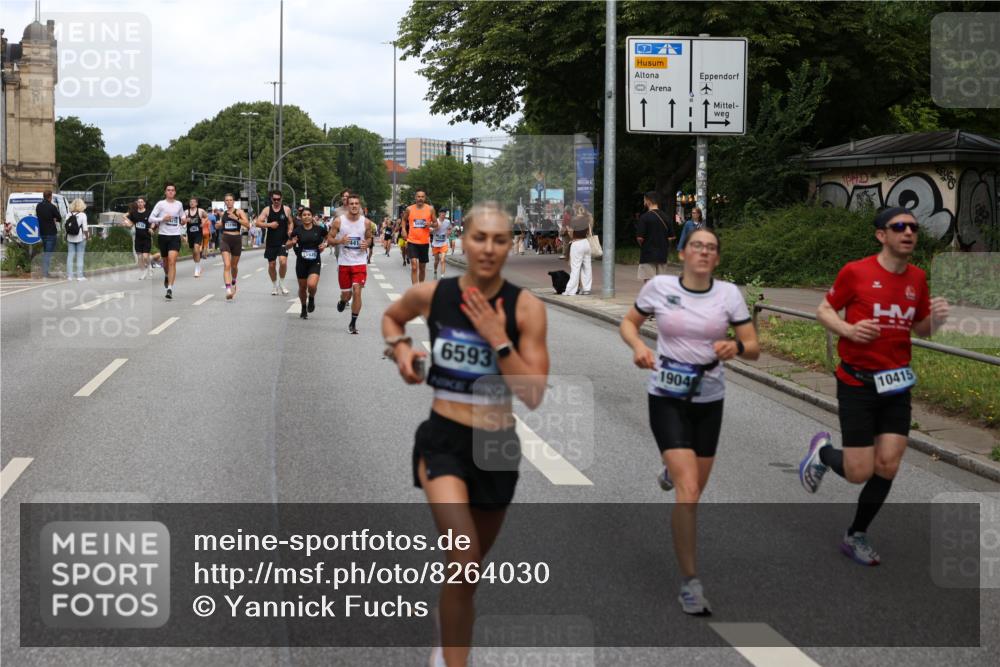 29.06.2025 - hella hamburg halbmarathon Yannick Fuchs http://msf.ph/oto/8264030 29.06.2025 10:36:34 20KM 1169, 1209, 1256, 1441, 1512, 1763, 1903, 1962, 2675, 3523, 5682, 5690, 5987, 6593, 6639, 7105, 7116, 7363, 7693, 8694, 9365, 10415, 12098, 13196, 13483, 13709, 13725, 14275, 15521, 15623, 15654, 15846, 15935, 16281, 17182, 17637, 17926, 18772, 19046 meine-sportfotos.de