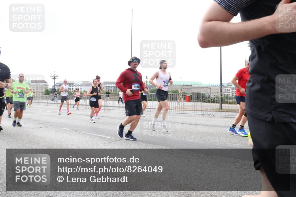 29.06.2025 - hella hamburg halbmarathon Lena Gebhardt http://msf.ph/oto/8264049 29.06.2025 10:46:07 Lombardsbrücke 1004, 1033, 1100, 1104, 1421, 1426, 1429, 1465, 1532, 1555, 1854, 1867, 1868, 1983, 2398, 2423, 2500, 2522, 2550, 2773, 2813, 2917, 2951, 2954, 2965, 3410, 4104, 4119, 4223, 4317, 4388, 4572, 5044, 5635, 5697, 5703, 5769, 5770, 5854, 5892, 6068, 6133, 6333, 6392, 6623, 7268, 7356, 7364, 7368, 7374, 7605, 7894, 7960, 7983, 8047, 8700, 9120, 9121, 9129, 9337, 9426, 9445, 10153, 10327, 10329, 10367, 10511, 11358, 11361, 11876, 11910, 12298, 12333, 12507, 12522 meine-sportfotos.de