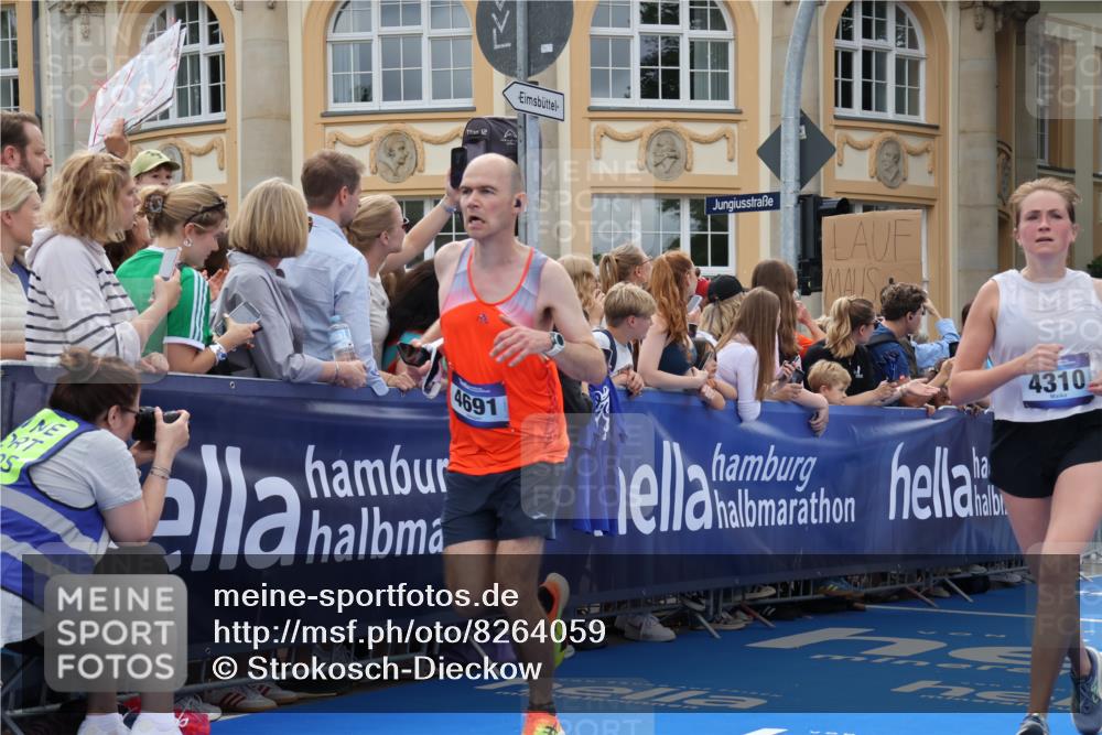 29.06.2025 - hella hamburg halbmarathon Strokosch-Dieckow http://msf.ph/oto/8264059 29.06.2025 10:44:27 Ziel 1057, 1468, 1902, 2365, 2402, 3305, 4310, 4691, 5476, 6495, 7191, 7322, 7710, 8928, 12327, 12554, 14464, 14667, 15862, 16803, 17097, 17729, 18539, 18765, 18806 meine-sportfotos.de