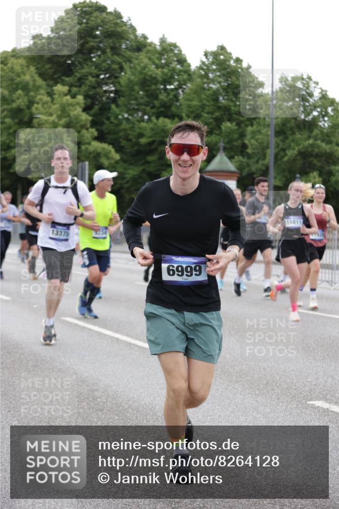 29.06.2025 - hella hamburg halbmarathon Jannik Wohlers http://msf.ph/oto/8264128 29.06.2025 10:33:09 Lombardsbrücke 1995, 2342, 2776, 3170, 3560, 3812, 4164, 4361, 4433, 4449, 5075, 5096, 5141, 5569, 6109, 6854, 6999, 7653, 7705, 8021, 8157, 8282, 8891, 9234, 9258, 9438, 9750, 9780, 9799, 11453, 11546, 11676, 11811, 11827, 11928, 12237, 12238, 12652, 12855, 13375, 13601, 14098, 14451, 15044, 15072, 15367 meine-sportfotos.de