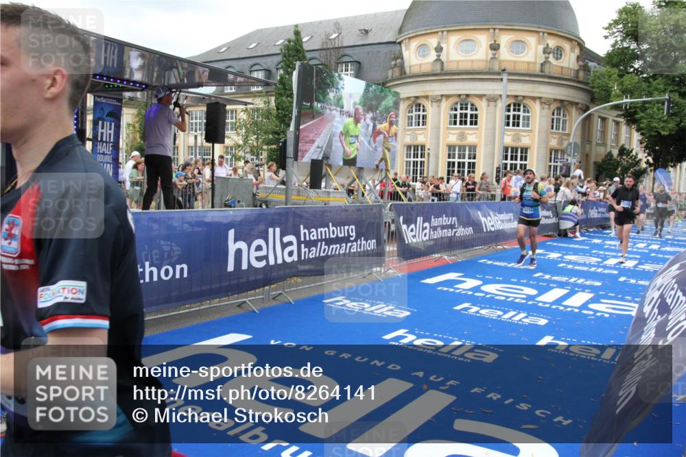 29.06.2025 - hella hamburg halbmarathon Michael Strokosch http://msf.ph/oto/8264141 29.06.2025 10:52:07 Ziel 1482, 2595, 4033, 5093, 5336, 5378, 6390, 7130, 7409, 7732, 8413, 8977, 12580, 15356, 15506, 15829, 16179, 16666, 17978, 18801 meine-sportfotos.de