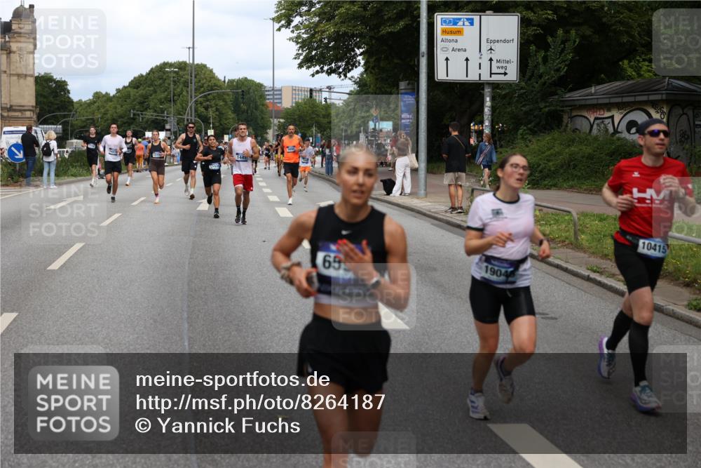 29.06.2025 - hella hamburg halbmarathon Yannick Fuchs http://msf.ph/oto/8264187 29.06.2025 10:36:34 20KM 1169, 1209, 1256, 1441, 1512, 1763, 1903, 1962, 2675, 3523, 5682, 5690, 5987, 6593, 6639, 7105, 7116, 7363, 7693, 8694, 9365, 10415, 12098, 13196, 13483, 13709, 13725, 14275, 15521, 15623, 15654, 15846, 15935, 16281, 17182, 17637, 17926, 18772, 19046 meine-sportfotos.de