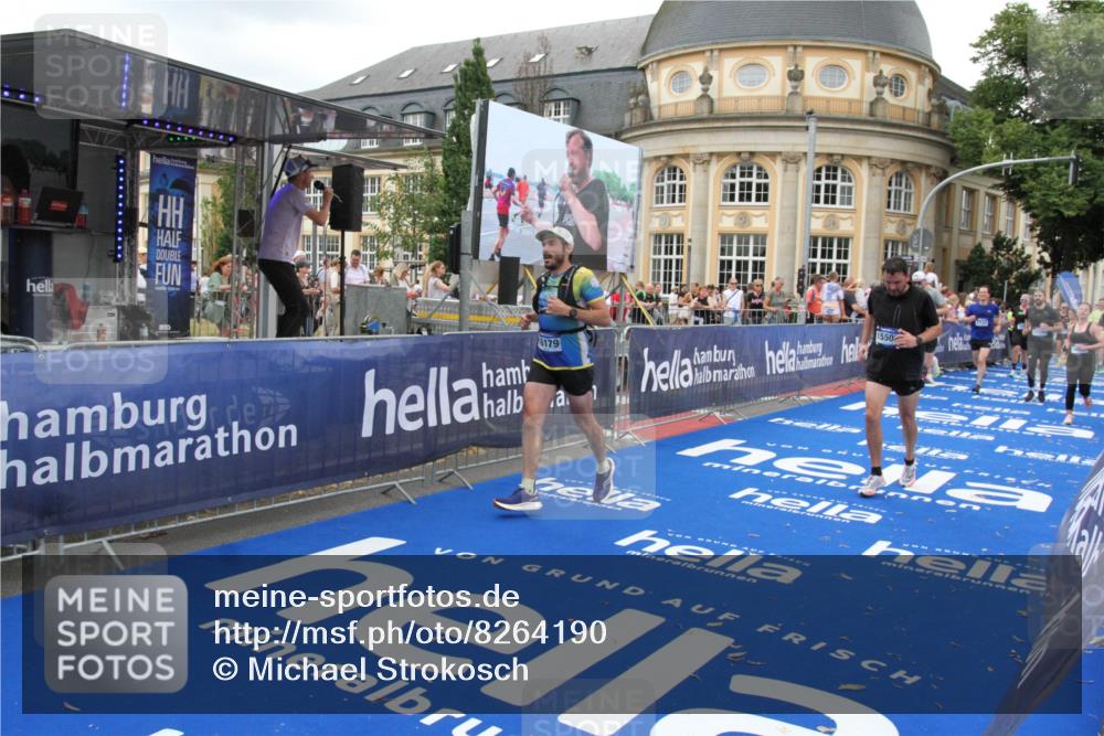 29.06.2025 - hella hamburg halbmarathon Michael Strokosch http://msf.ph/oto/8264190 29.06.2025 10:52:08 Ziel 1482, 2595, 5093, 5336, 5378, 7130, 7732, 8413, 8977, 12580, 15356, 15506, 15829, 16179, 16666, 17033, 17978, 18801 meine-sportfotos.de