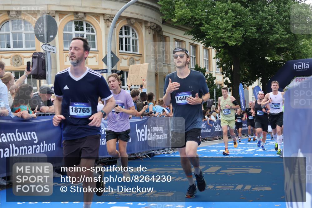 29.06.2025 - hella hamburg halbmarathon Strokosch-Dieckow http://msf.ph/oto/8264230 29.06.2025 10:44:32 Ziel 1057, 1468, 1782, 2365, 2402, 3305, 4310, 4691, 4991, 5476, 6490, 6495, 7322, 7710, 8928, 10669, 12327, 12554, 12711, 14351, 14464, 14667, 14798, 14816, 15862, 16224, 17097, 17729, 18107, 18464, 18539, 18560, 18765, 18868, 19206 meine-sportfotos.de