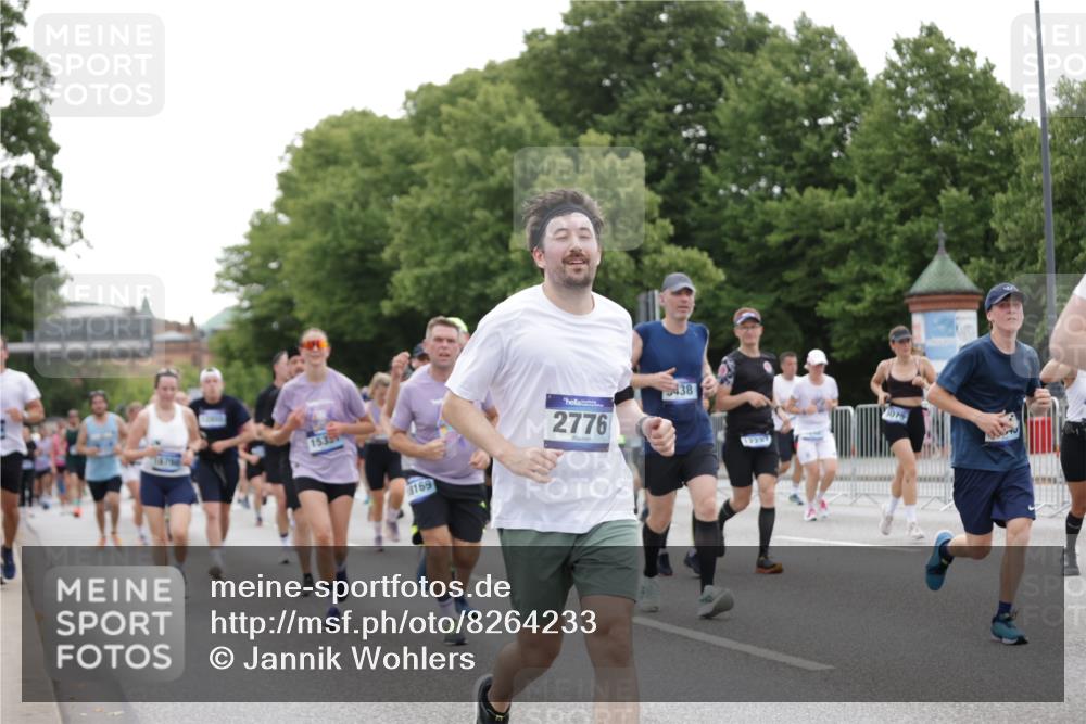 29.06.2025 - hella hamburg halbmarathon Jannik Wohlers http://msf.ph/oto/8264233 29.06.2025 10:33:11 Lombardsbrücke 1189, 1275, 1995, 2342, 2776, 3170, 3560, 3812, 4164, 4361, 4433, 4449, 4696, 5075, 5096, 5141, 5557, 5569, 6109, 6854, 6999, 7653, 7705, 8021, 8157, 8282, 8891, 9234, 9258, 9438, 9750, 9799, 11453, 11546, 11676, 11811, 11827, 11928, 12237, 12238, 12652, 12855, 13375, 13601, 14098, 14451, 15044, 15072, 15367 meine-sportfotos.de