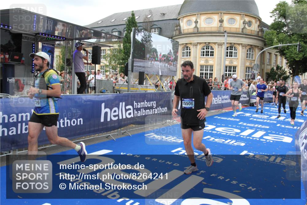 29.06.2025 - hella hamburg halbmarathon Michael Strokosch http://msf.ph/oto/8264241 29.06.2025 10:52:09 Ziel 1482, 2397, 2595, 5093, 5336, 5378, 7732, 12580, 13726, 14248, 15356, 15506, 15829, 16179, 16666, 17033, 18801 meine-sportfotos.de