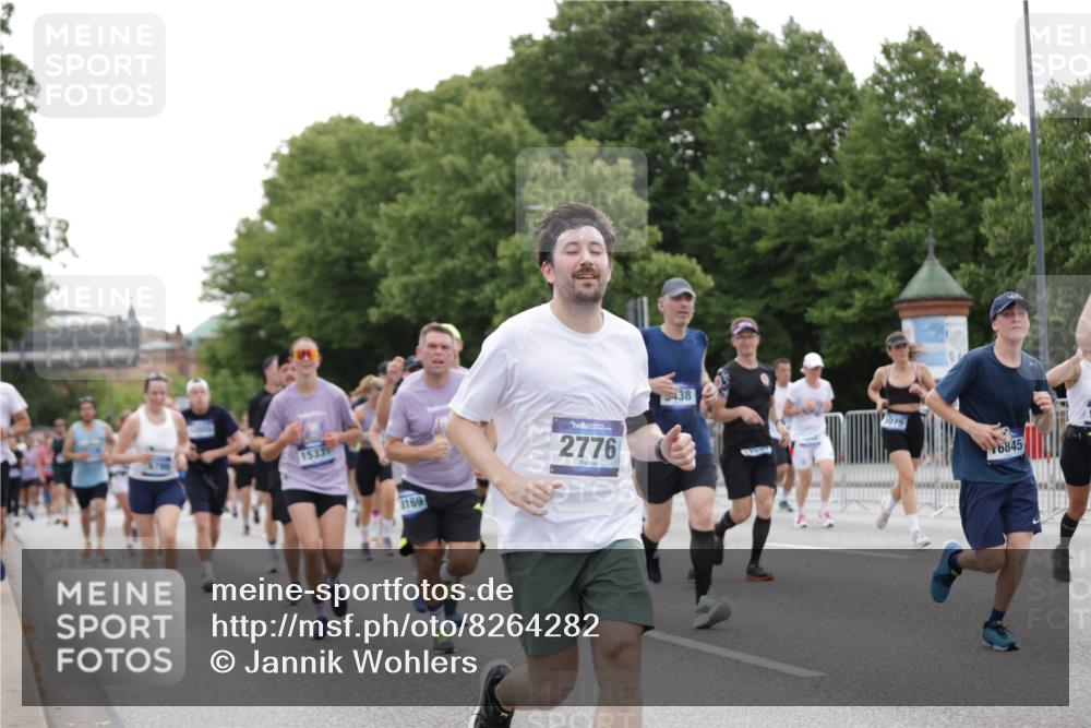 29.06.2025 - hella hamburg halbmarathon Jannik Wohlers http://msf.ph/oto/8264282 29.06.2025 10:33:11 Lombardsbrücke 1189, 1275, 1995, 2342, 2776, 3170, 3560, 3812, 4164, 4361, 4433, 4449, 4696, 5075, 5096, 5141, 5557, 5569, 6109, 6854, 6999, 7653, 7705, 8021, 8157, 8282, 8891, 9234, 9258, 9438, 9750, 9799, 11453, 11546, 11676, 11811, 11827, 11928, 12237, 12238, 12652, 12855, 13375, 13601, 14098, 14451, 15044, 15072, 15367 meine-sportfotos.de