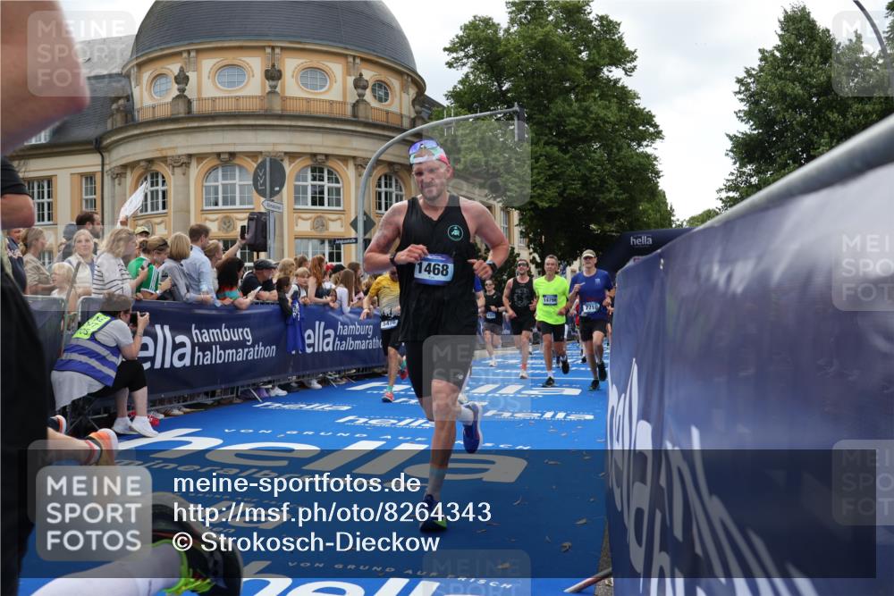 29.06.2025 - hella hamburg halbmarathon Strokosch-Dieckow http://msf.ph/oto/8264343 29.06.2025 10:44:36 Ziel 1468, 1782, 2365, 2402, 3305, 4991, 5476, 6490, 6495, 7322, 7710, 10669, 12711, 14351, 14464, 14798, 14816, 15185, 15233, 15862, 16224, 17097, 17251, 18107, 18437, 18464, 18539, 18560, 18765, 18868, 19206 meine-sportfotos.de