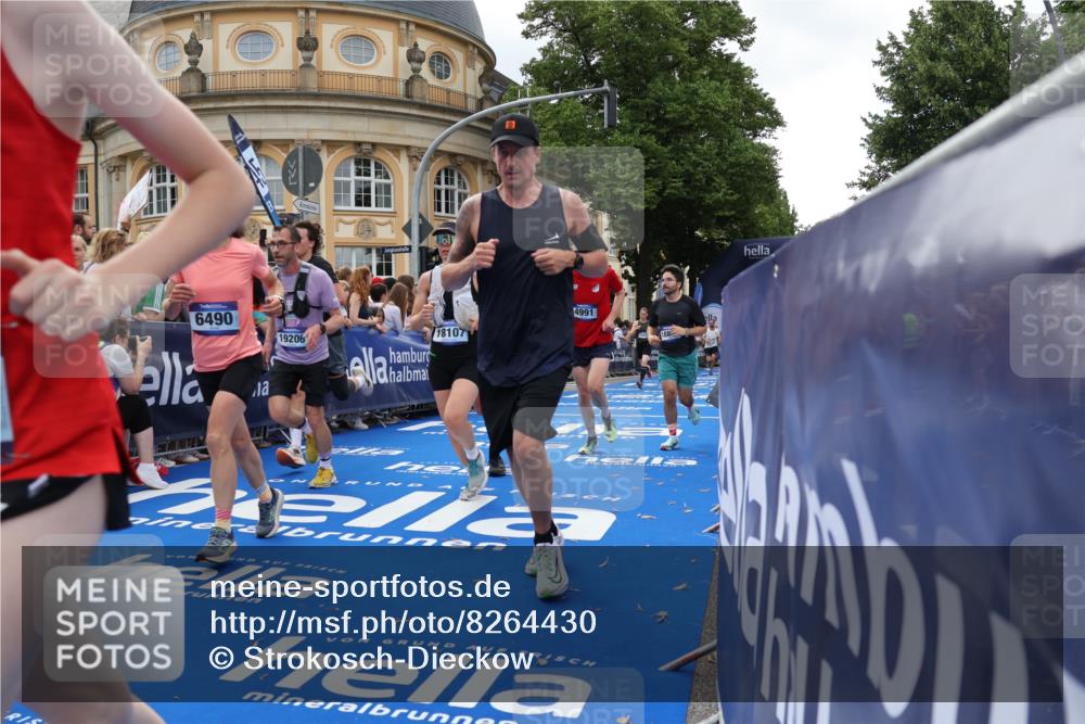 29.06.2025 - hella hamburg halbmarathon Strokosch-Dieckow http://msf.ph/oto/8264430 29.06.2025 10:44:40 Ziel 1468, 1782, 1941, 2365, 2402, 2970, 3004, 3785, 4270, 4915, 4991, 5476, 6490, 6495, 7325, 7710, 10669, 12711, 14351, 14798, 14816, 15185, 15233, 16224, 16834, 17251, 18107, 18437, 18464, 18539, 18560, 18868, 19206 meine-sportfotos.de